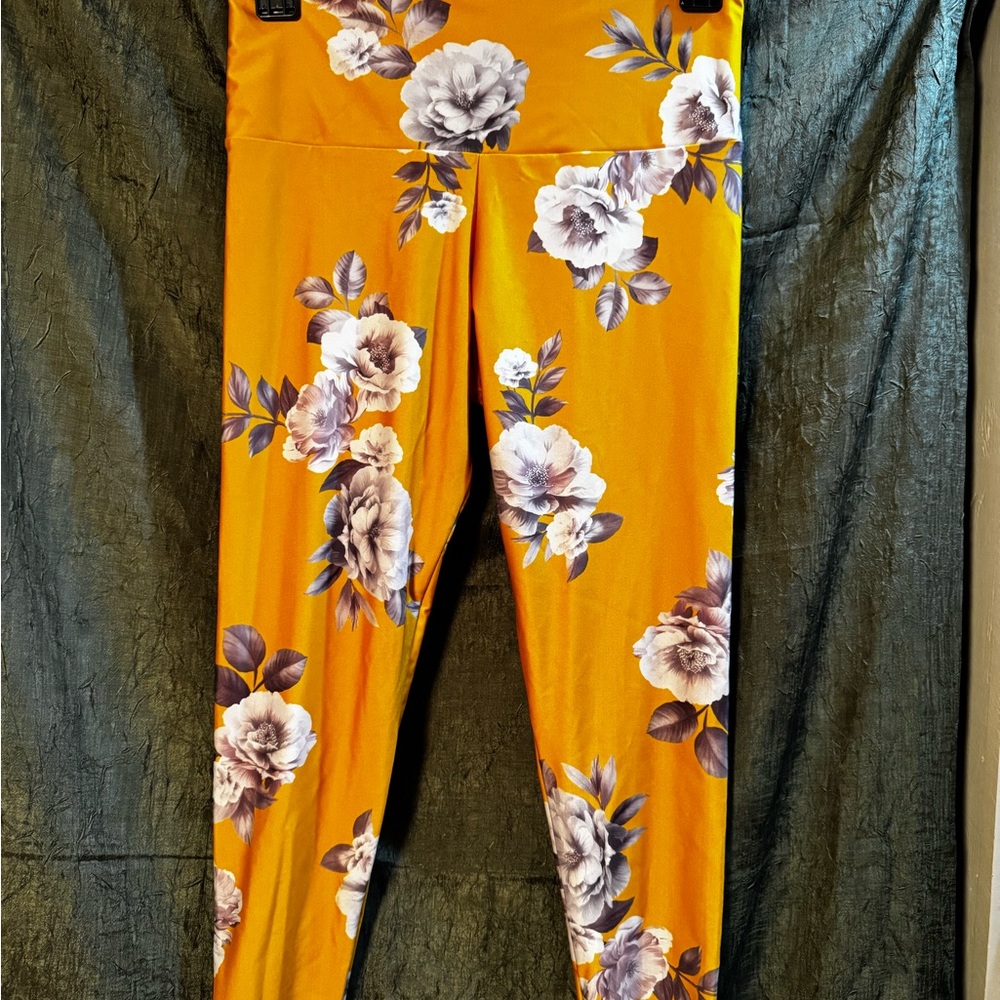 Onzie Yellow and White Activewear